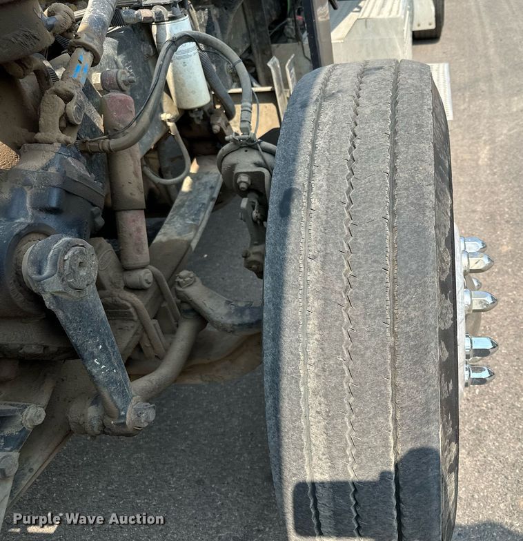 image for item MQ9327 2005 Peterbilt 378  semi truck