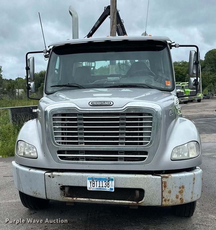 image for item MQ9345 2006 Freightliner Business Class M2 112  semi truck