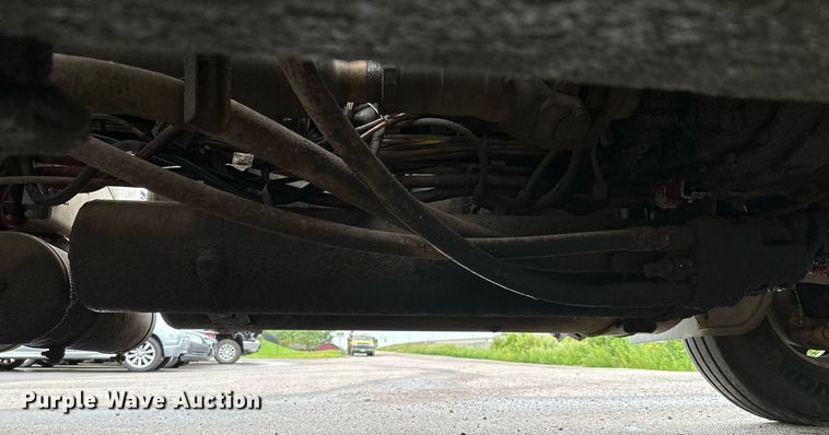 image for item MQ9345 2006 Freightliner Business Class M2 112  semi truck