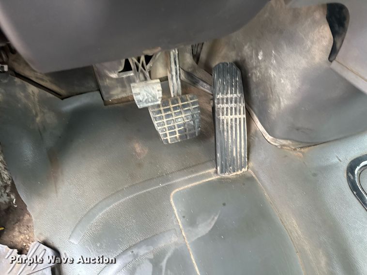 image for item MQ9345 2006 Freightliner Business Class M2 112  semi truck