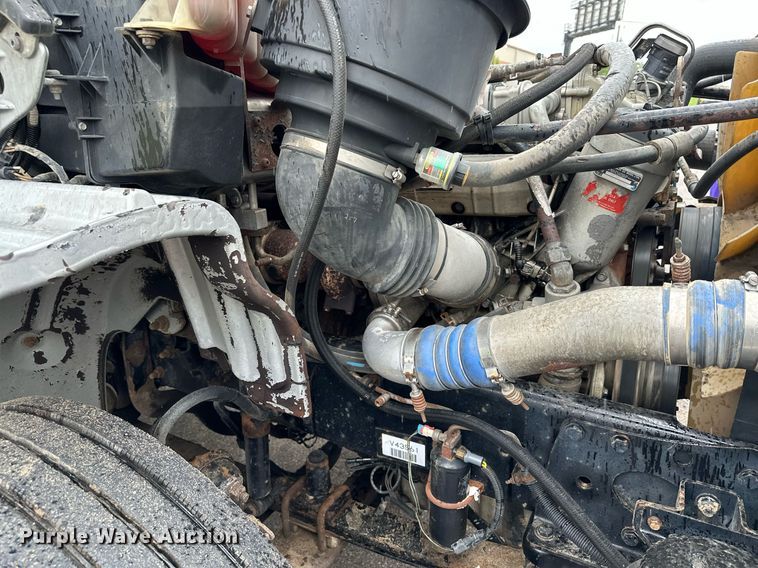 image for item MQ9345 2006 Freightliner Business Class M2 112  semi truck