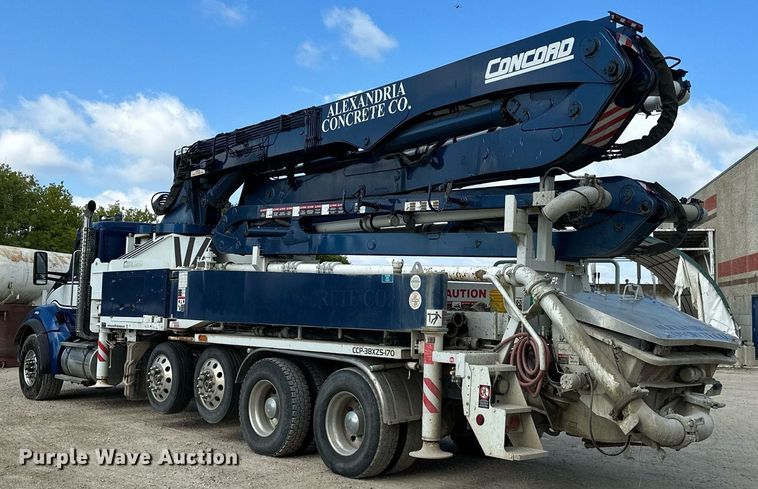 image for item MQ9351 2018 Kenworth T880  concrete pump truck