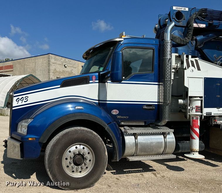 image for item MQ9351 2018 Kenworth T880  concrete pump truck