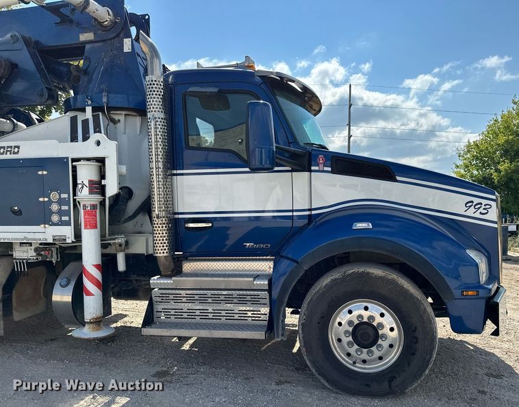 image for item MQ9351 2018 Kenworth T880  concrete pump truck