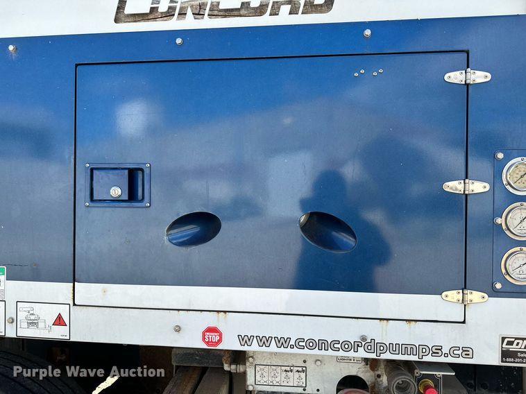 image for item MQ9351 2018 Kenworth T880  concrete pump truck