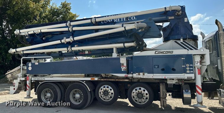 image for item MQ9351 2018 Kenworth T880  concrete pump truck