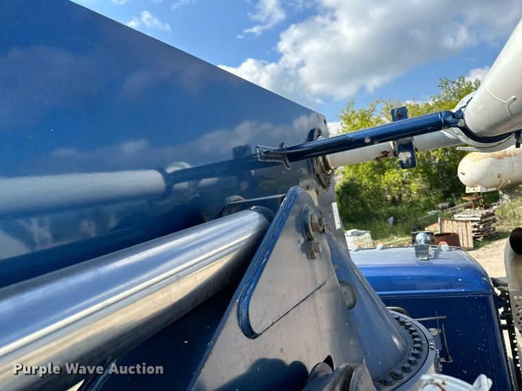 image for item MQ9351 2018 Kenworth T880  concrete pump truck