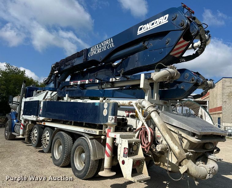 image for item MQ9351 2018 Kenworth T880  concrete pump truck