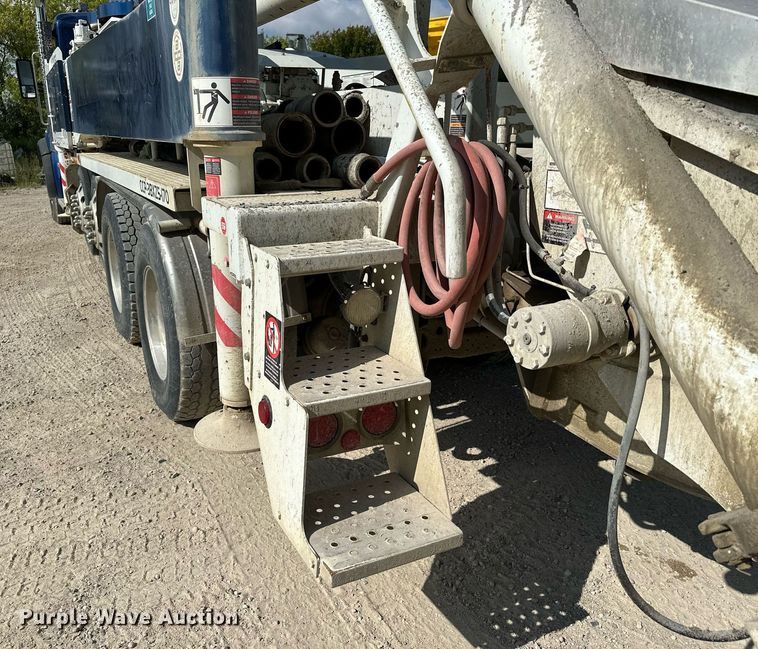 image for item MQ9351 2018 Kenworth T880  concrete pump truck