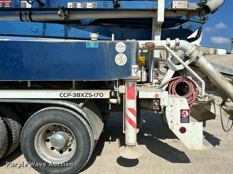 image for item MQ9351 2018 Kenworth T880  concrete pump truck