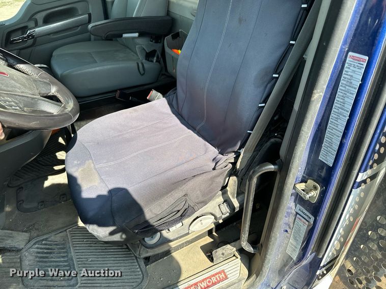 image for item MQ9351 2018 Kenworth T880  concrete pump truck