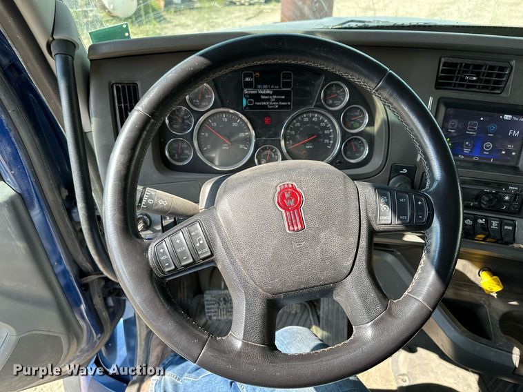 image for item MQ9351 2018 Kenworth T880  concrete pump truck