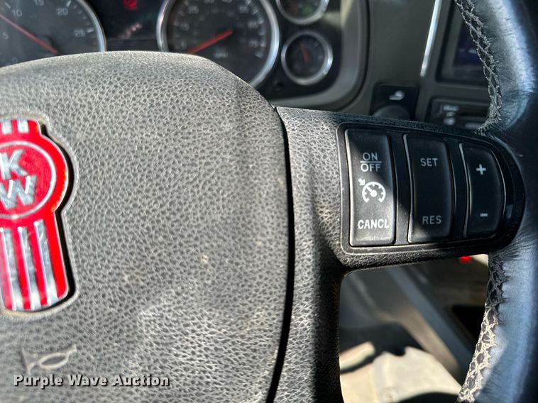 image for item MQ9351 2018 Kenworth T880  concrete pump truck