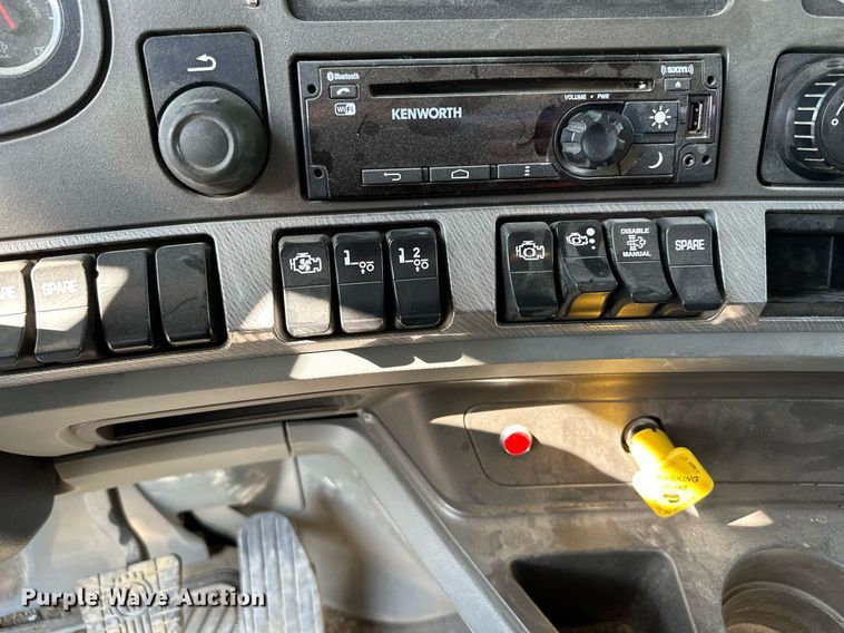 image for item MQ9351 2018 Kenworth T880  concrete pump truck