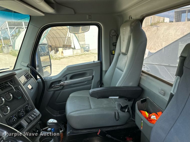 image for item MQ9351 2018 Kenworth T880  concrete pump truck