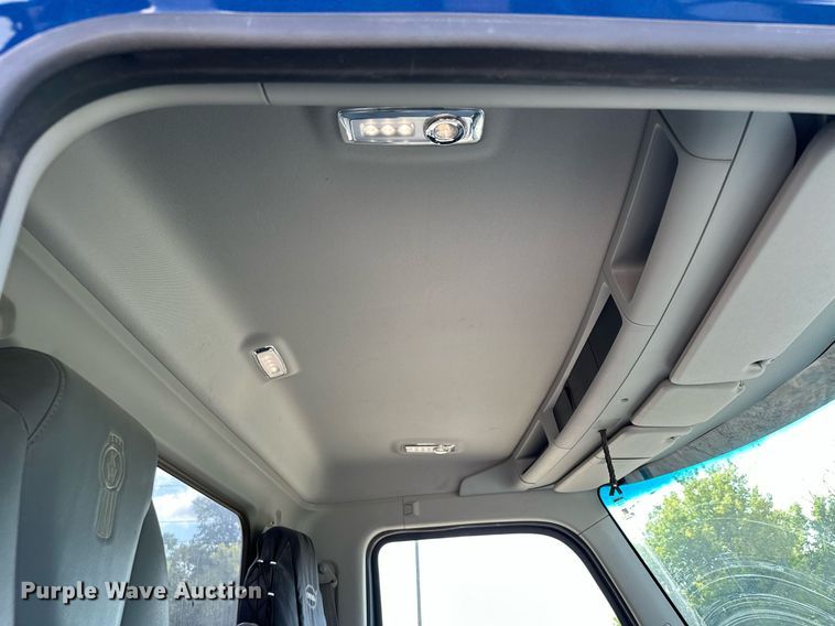 image for item MQ9351 2018 Kenworth T880  concrete pump truck