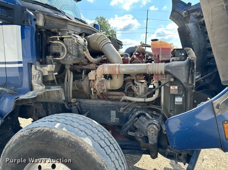 image for item MQ9351 2018 Kenworth T880  concrete pump truck