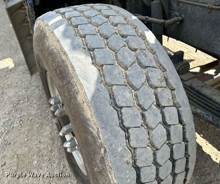 image for item MQ9351 2018 Kenworth T880  concrete pump truck