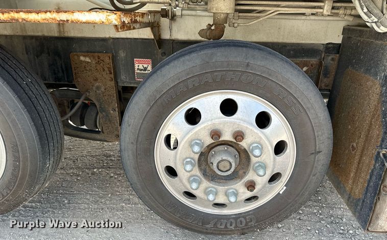 image for item MQ9351 2018 Kenworth T880  concrete pump truck