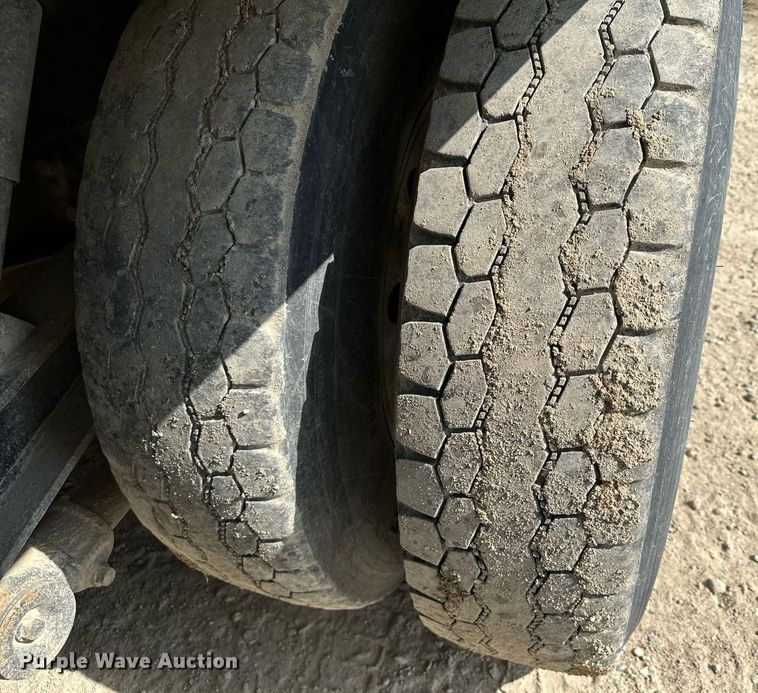 image for item MQ9351 2018 Kenworth T880  concrete pump truck