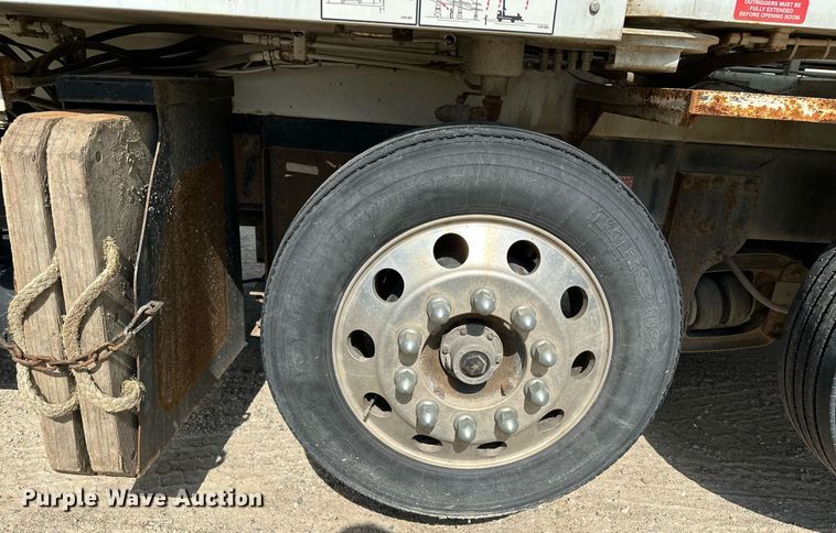 image for item MQ9351 2018 Kenworth T880  concrete pump truck