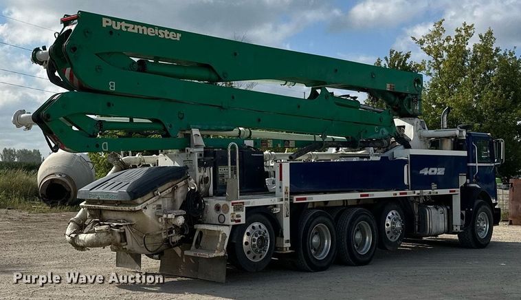 image for item MQ9352 2013 Mack MRU613  concrete pump truck