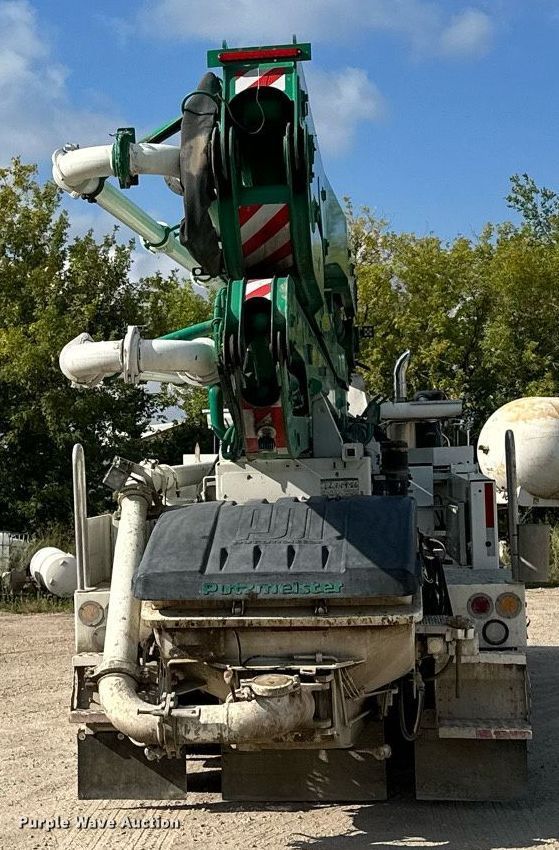 image for item MQ9352 2013 Mack MRU613  concrete pump truck