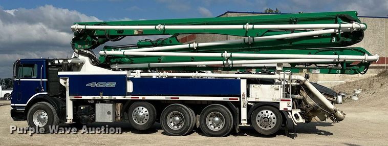 image for item MQ9352 2013 Mack MRU613  concrete pump truck