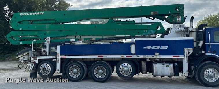 image for item MQ9352 2013 Mack MRU613  concrete pump truck