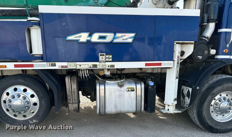 image for item MQ9352 2013 Mack MRU613  concrete pump truck