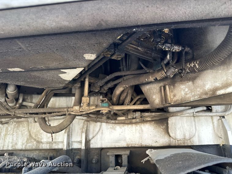 image for item MQ9352 2013 Mack MRU613  concrete pump truck