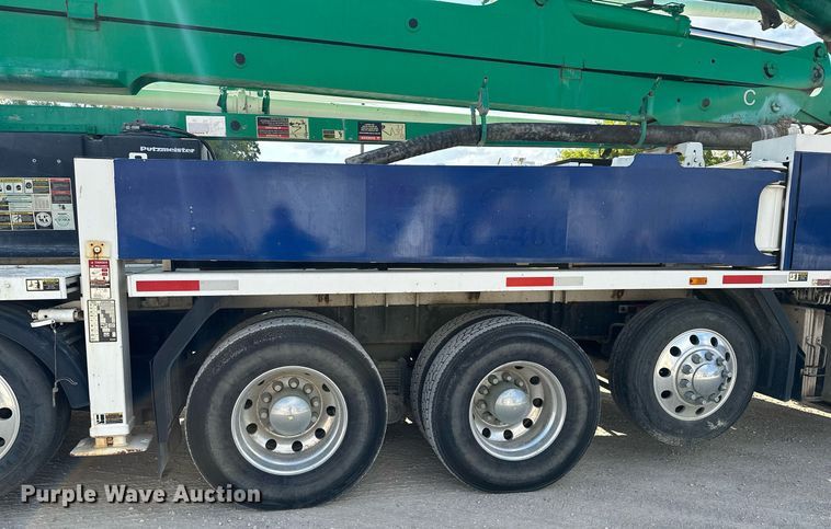 image for item MQ9352 2013 Mack MRU613  concrete pump truck