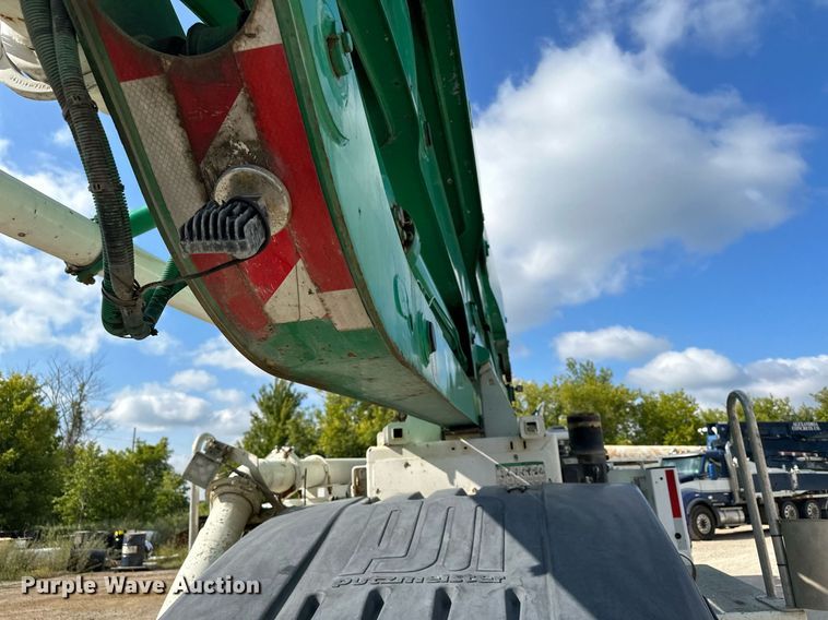 image for item MQ9352 2013 Mack MRU613  concrete pump truck