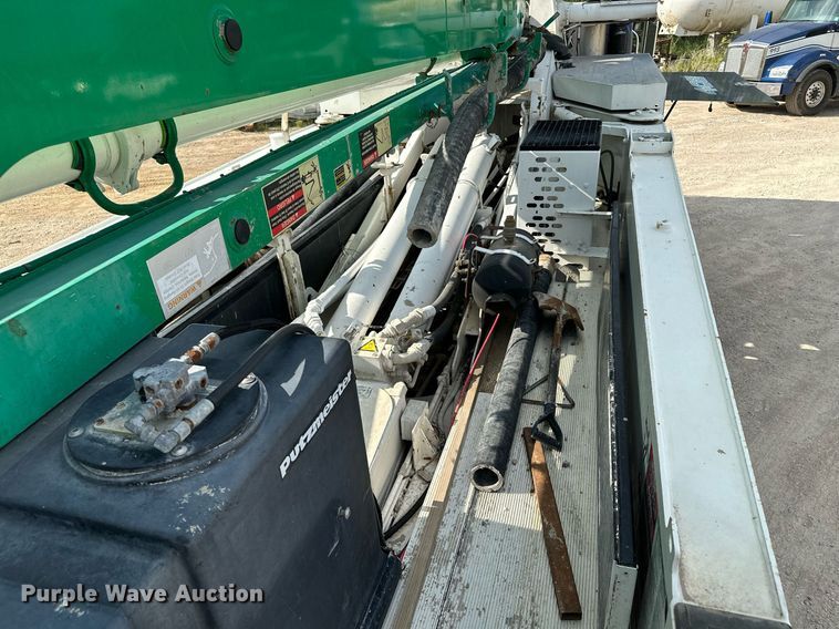 image for item MQ9352 2013 Mack MRU613  concrete pump truck