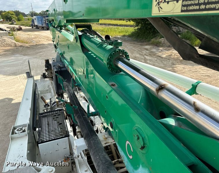 image for item MQ9352 2013 Mack MRU613  concrete pump truck