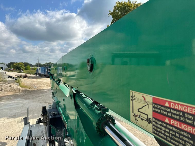 image for item MQ9352 2013 Mack MRU613  concrete pump truck