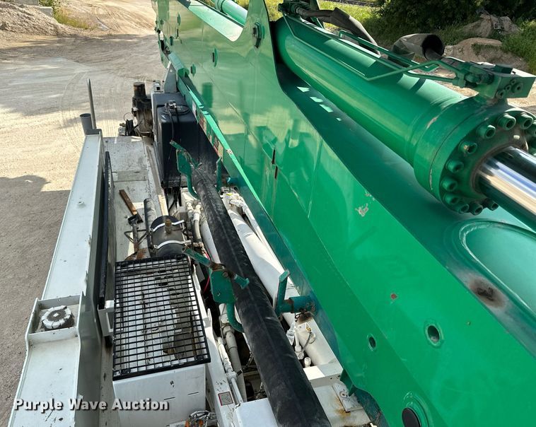 image for item MQ9352 2013 Mack MRU613  concrete pump truck