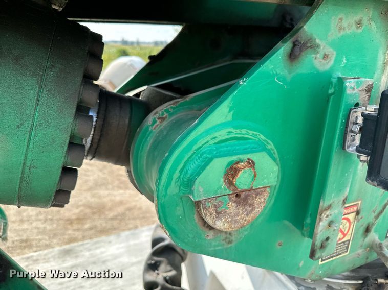 image for item MQ9352 2013 Mack MRU613  concrete pump truck