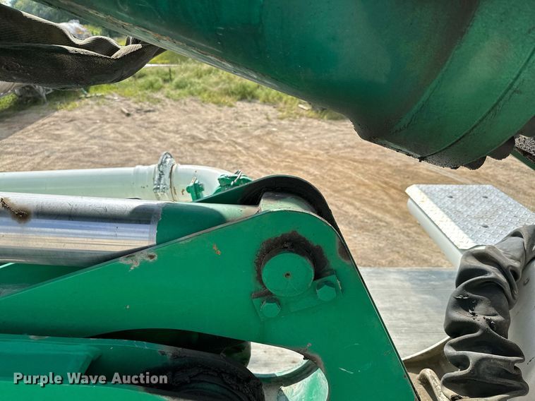 image for item MQ9352 2013 Mack MRU613  concrete pump truck