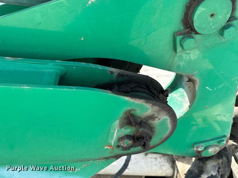 image for item MQ9352 2013 Mack MRU613  concrete pump truck