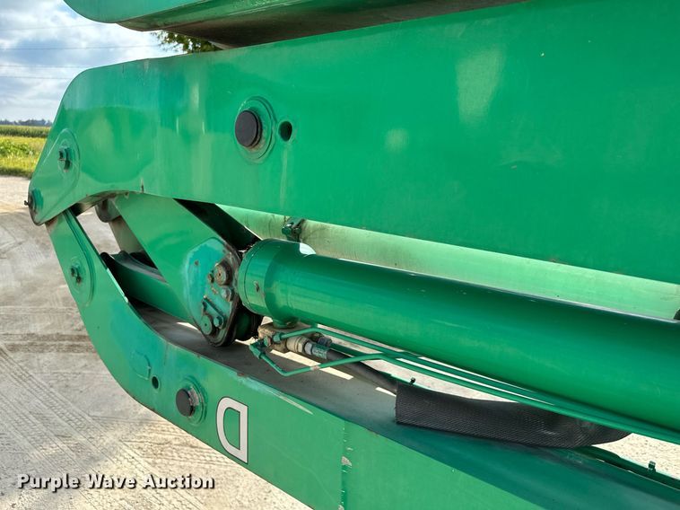 image for item MQ9352 2013 Mack MRU613  concrete pump truck