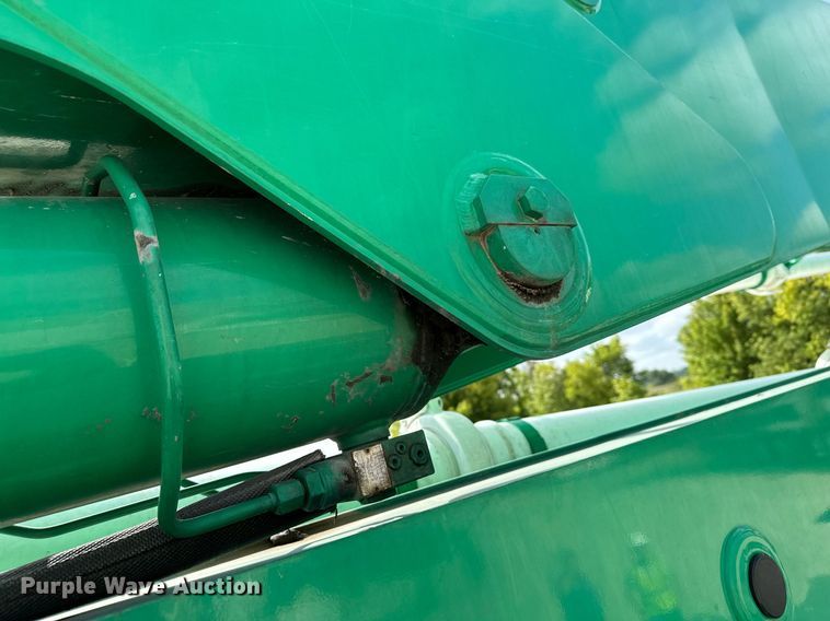 image for item MQ9352 2013 Mack MRU613  concrete pump truck