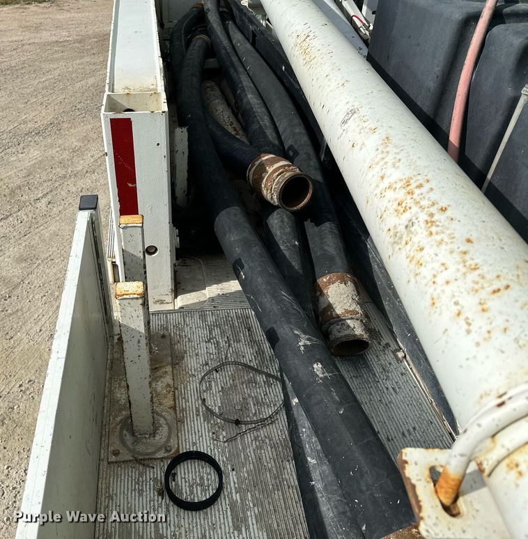 image for item MQ9352 2013 Mack MRU613  concrete pump truck