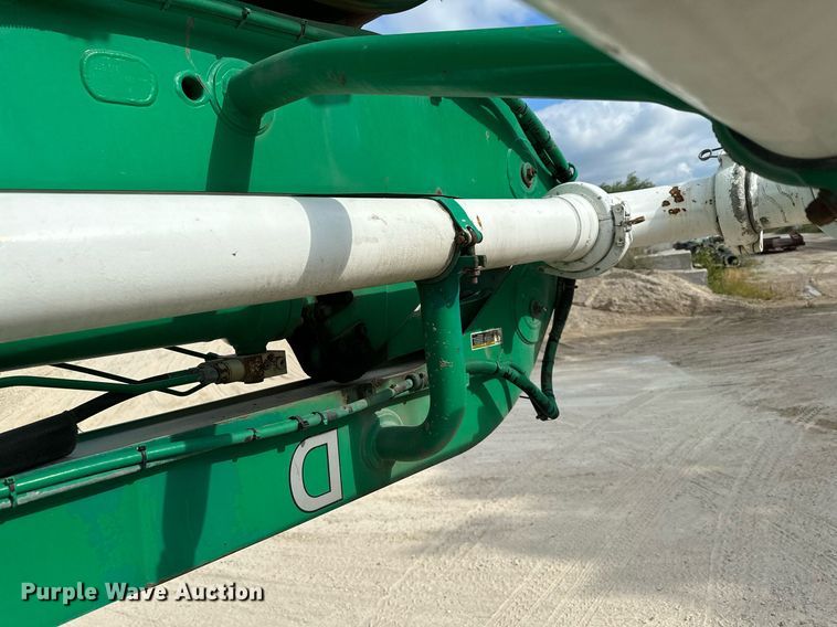 image for item MQ9352 2013 Mack MRU613  concrete pump truck