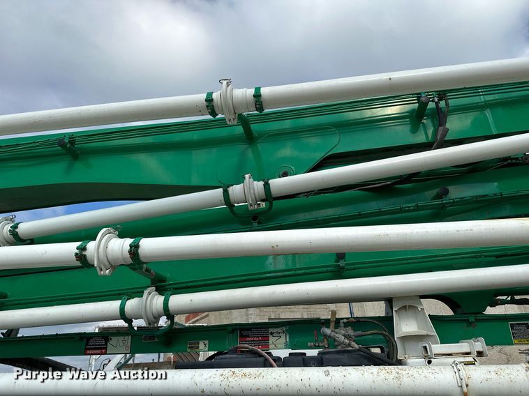 image for item MQ9352 2013 Mack MRU613  concrete pump truck