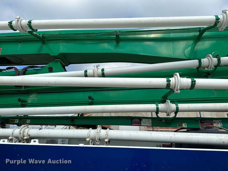 image for item MQ9352 2013 Mack MRU613  concrete pump truck