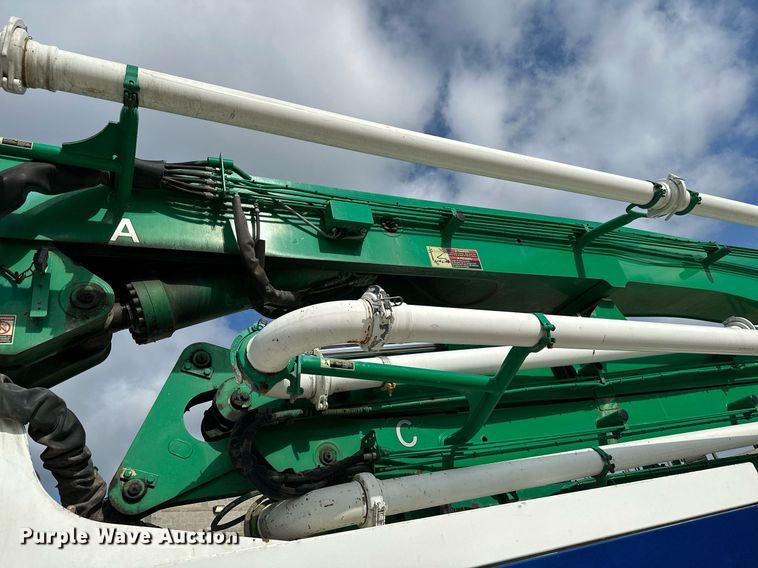 image for item MQ9352 2013 Mack MRU613  concrete pump truck