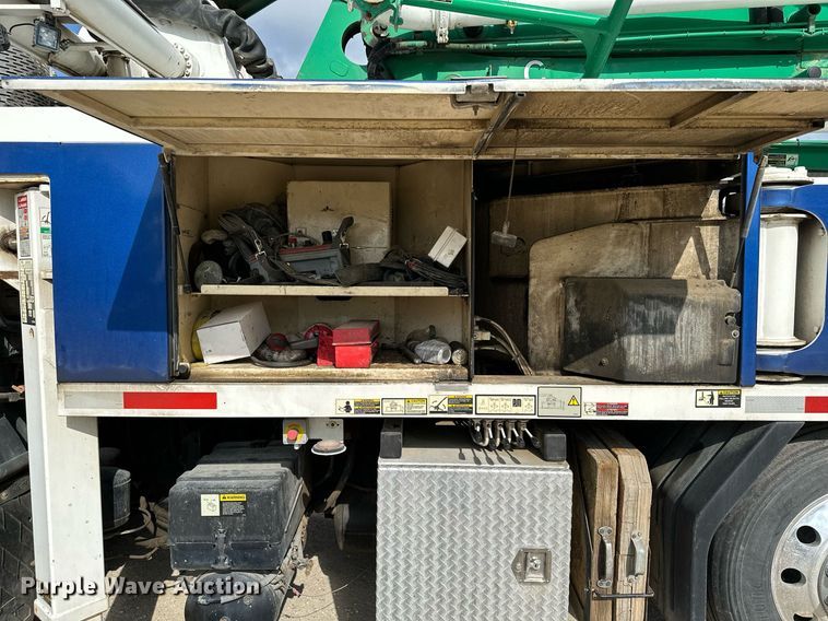 image for item MQ9352 2013 Mack MRU613  concrete pump truck