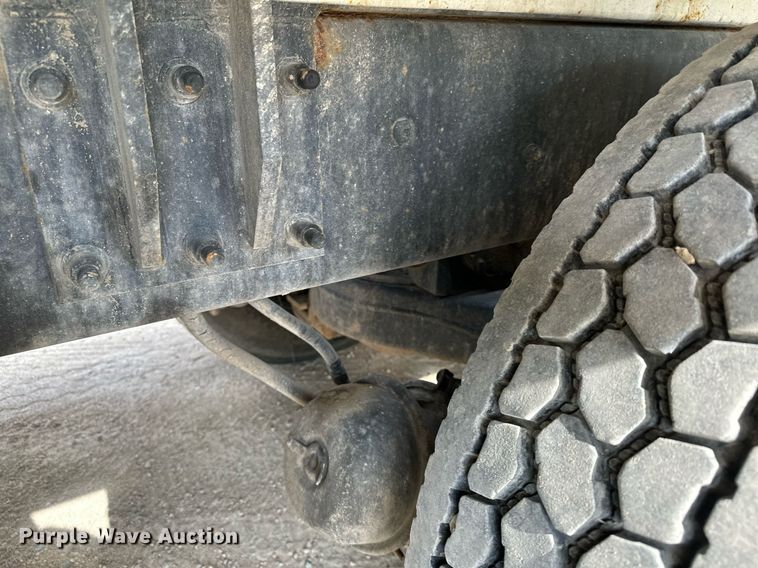 image for item MQ9352 2013 Mack MRU613  concrete pump truck