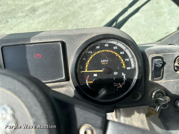 image for item MQ9352 2013 Mack MRU613  concrete pump truck